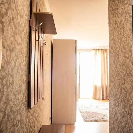 Like Center Apartment *