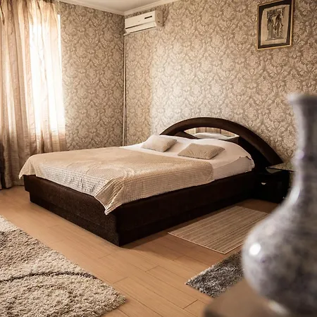 Apartment Like Center *